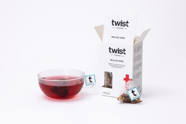 Mulled Wine Christmas tea carton beside a cup of Mulled Wine tea